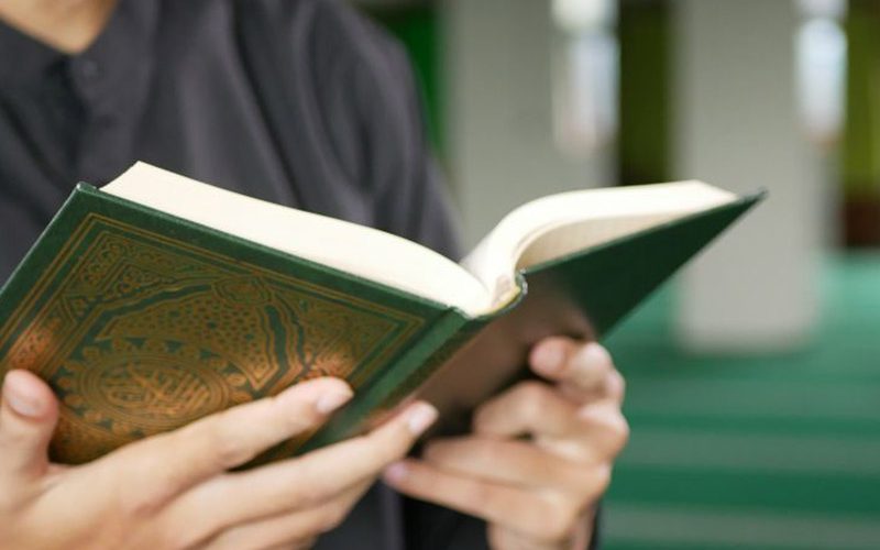 MEMPELAJARI AL-QUR'AN ADALAH IBADAH TERBAIK YANG PALING BESAR PAHALANYA DAN PALING DICINTAI ALLAH TA'AALA.